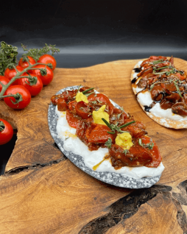 burrata y tomate hojas de pan cenas de verano